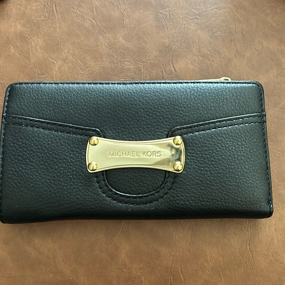 Michael Kors black leather wallet - Picture 1 of 4